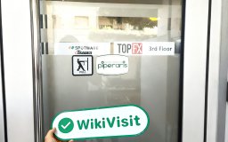 Kunjungan ke Cryptocurrency Exchange TOPFX di Siprus - Skala Kantor Besar