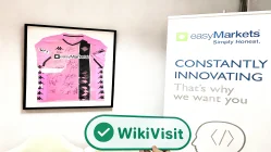 Kunjungan ke Easymarkets Exchange Cryptocurrency di Siprus - Skala Kantor Besar
