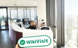 Kunjungan ke Naga Cryptocurrency Exchange di Siprus - Skala Kantor Besar