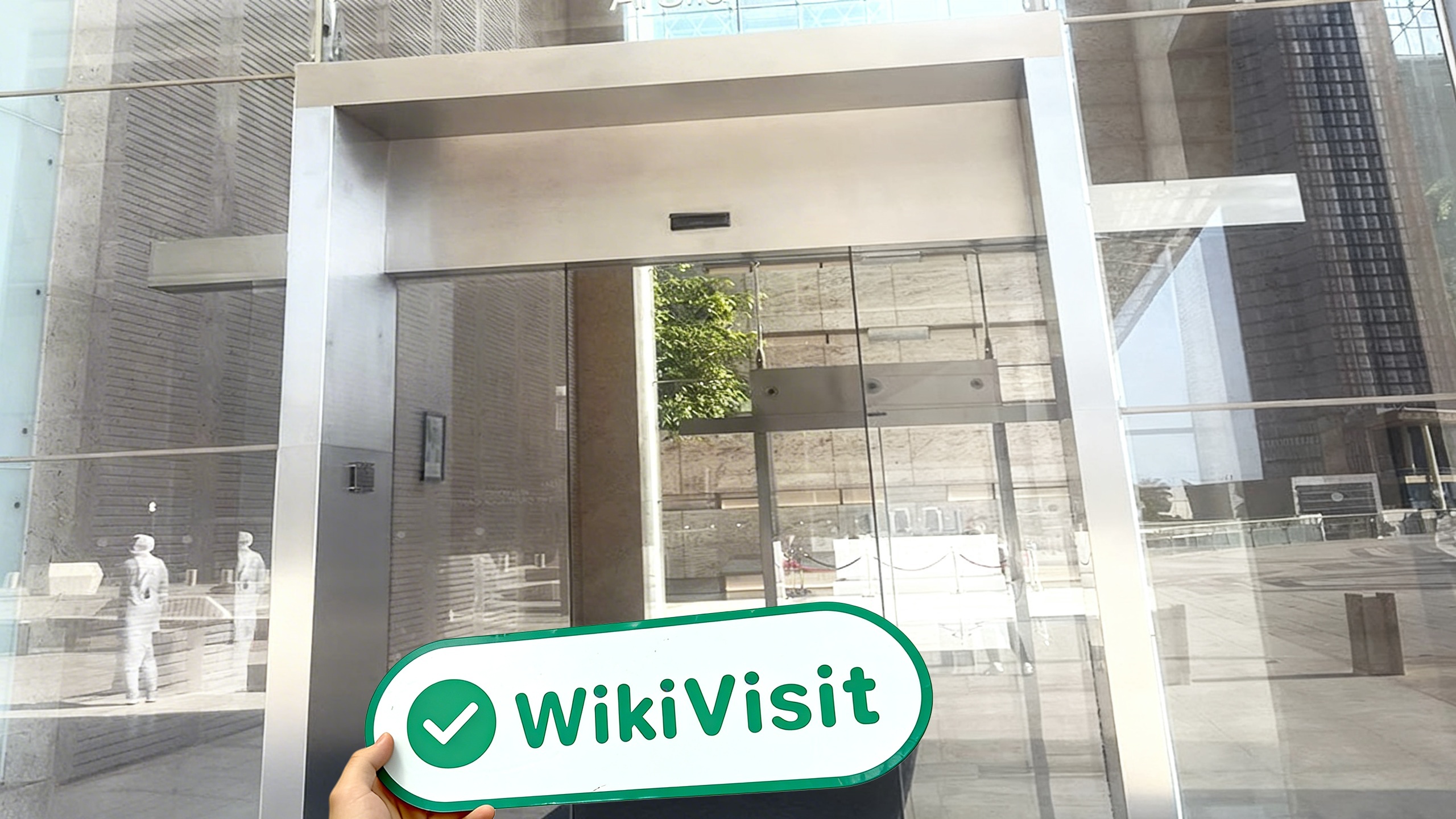 A Visit to Capex.com in the UAE - Office Found