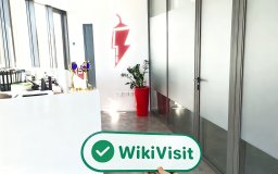 Kunjungan ke Naga Cryptocurrency Exchange di Siprus - Skala Kantor Besar