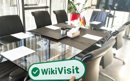 Kunjungan ke Naga Cryptocurrency Exchange di Siprus - Skala Kantor Besar