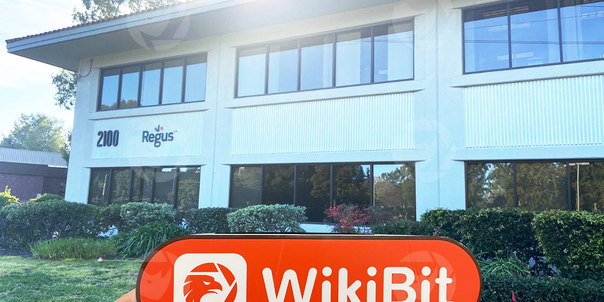 米国の暗号通貨取引所PayBitoへのオンサイト訪問。 -空の建物